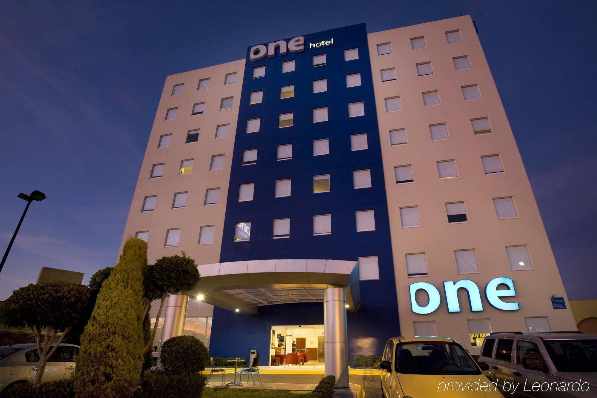 מלון One Queretaro Plaza Galerias מראה חיצוני תמונה