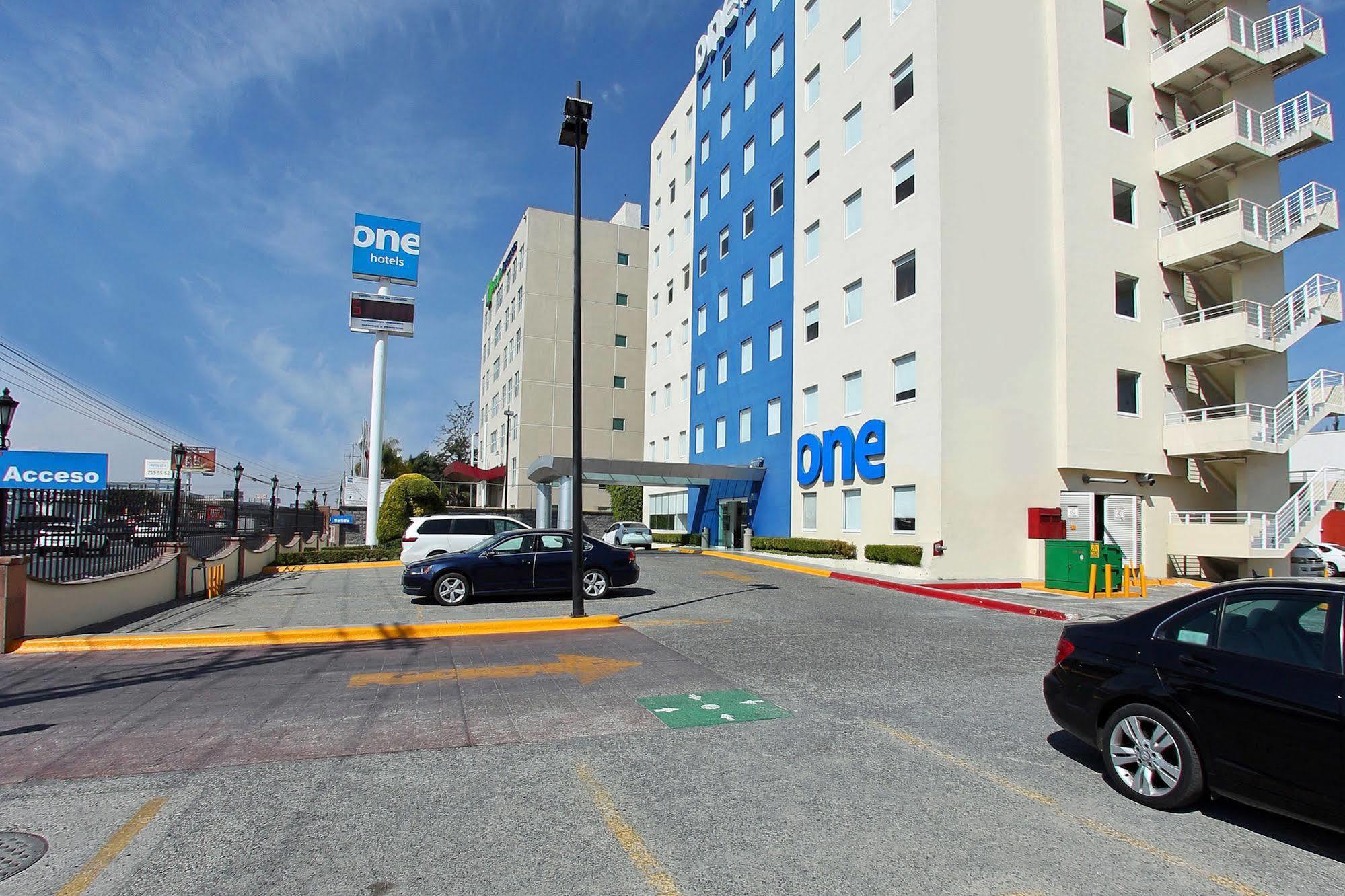 מלון One Queretaro Plaza Galerias מראה חיצוני תמונה