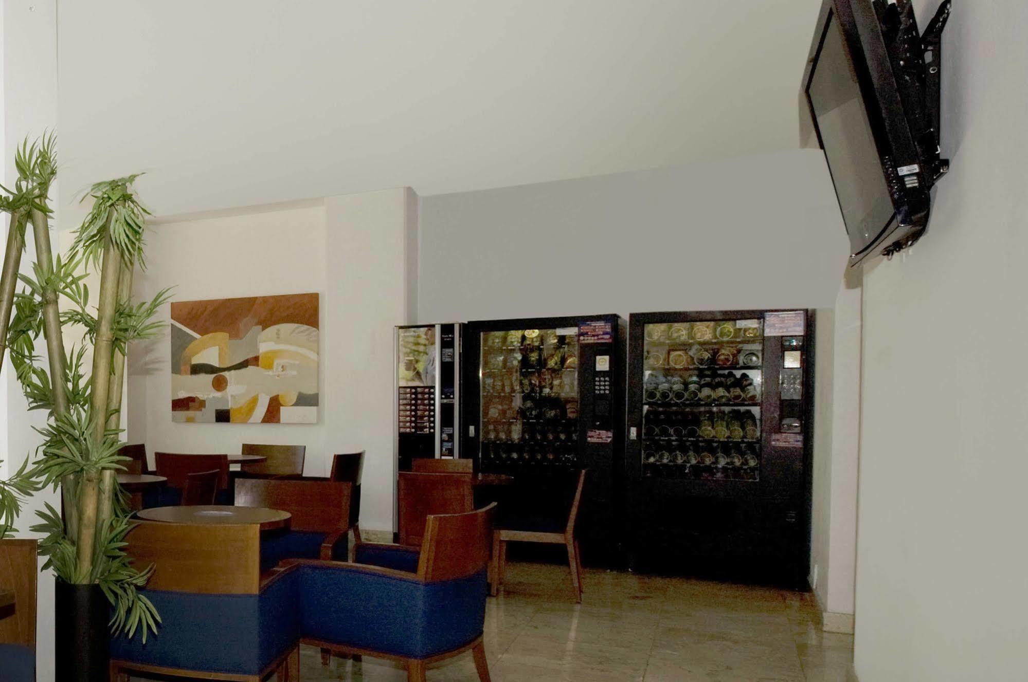 מלון One Queretaro Plaza Galerias מראה חיצוני תמונה