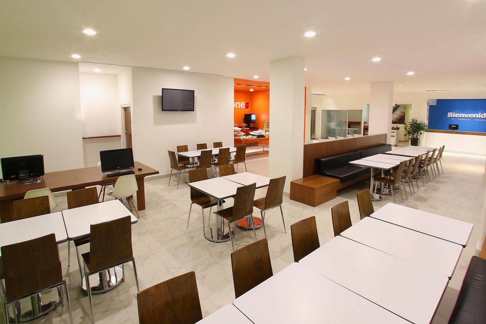 מלון One Queretaro Plaza Galerias מראה חיצוני תמונה